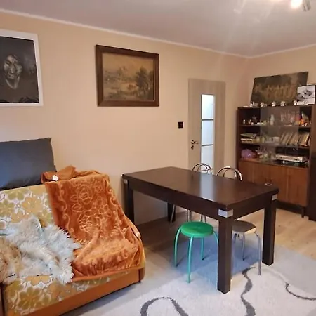 Daire Mieszkanie Pradnik Czerwony *